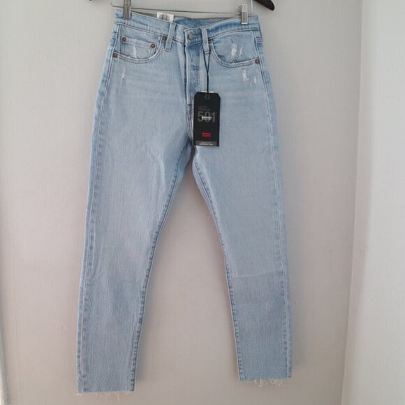 NWT Levi's 501 Skinny Jeans Size 28 High Waist Distressed Blue Light Wash - Picture 4 of 8